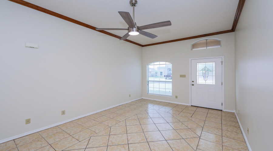 814 Chalan Dr, Laredo, Texas 78045, 3 Bedrooms Bedrooms, 6 Rooms Rooms,2 BathroomsBathrooms,Residential,For Sale,814 Chalan Dr,20261665