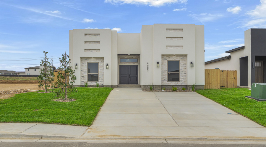 4003 Yoyis St., Laredo, Texas 78046, 3 Bedrooms Bedrooms, 5 Rooms Rooms,2 BathroomsBathrooms,Residential,For Sale,4003 Yoyis St.,20261769