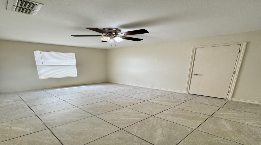 209 Mescalero Dr, Laredo, Texas 78045, 4 Bedrooms Bedrooms, 7 Rooms Rooms,2 BathroomsBathrooms,Residential,For Rent,209 Mescalero Dr,20261771