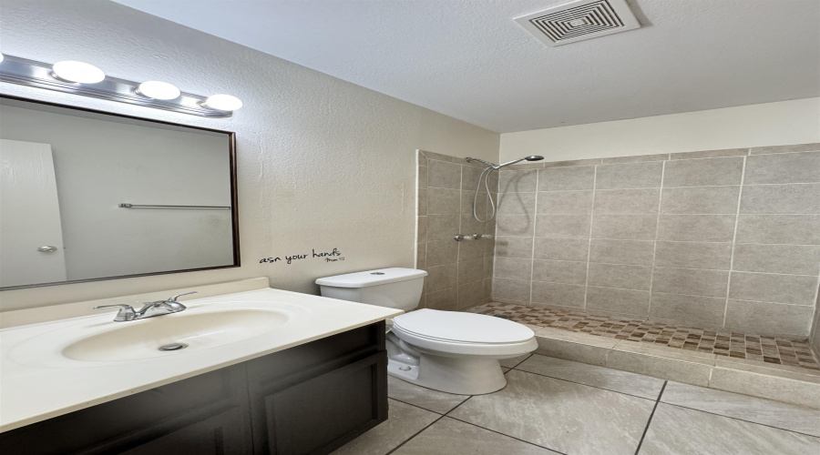 209 Mescalero Dr, Laredo, Texas 78045, 4 Bedrooms Bedrooms, 7 Rooms Rooms,2 BathroomsBathrooms,Residential,For Rent,209 Mescalero Dr,20261771