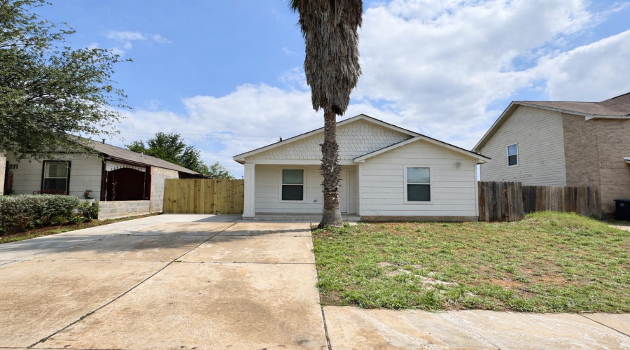 209 Mescalero Dr, Laredo, Texas 78045, 4 Bedrooms Bedrooms, 7 Rooms Rooms,2 BathroomsBathrooms,Residential,For Rent,209 Mescalero Dr,20261771