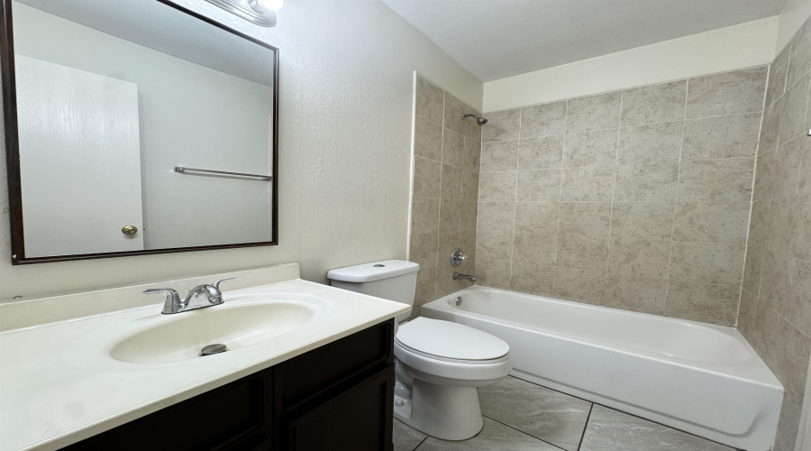 209 Mescalero Dr, Laredo, Texas 78045, 4 Bedrooms Bedrooms, 7 Rooms Rooms,2 BathroomsBathrooms,Residential,For Rent,209 Mescalero Dr,20261771