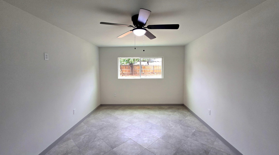 1017 1/2 E Lyon St, Laredo, Texas 78040, 5 Bedrooms Bedrooms, 6 Rooms Rooms,4 BathroomsBathrooms,Residential,For Sale,1017 1/2 E Lyon St,20261773