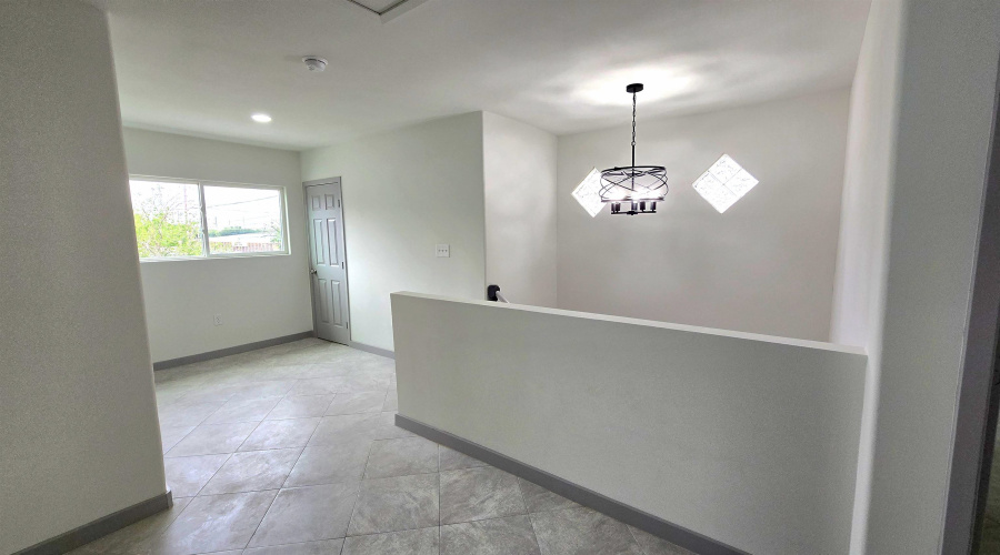 1017 1/2 E Lyon St, Laredo, Texas 78040, 5 Bedrooms Bedrooms, 6 Rooms Rooms,4 BathroomsBathrooms,Residential,For Sale,1017 1/2 E Lyon St,20261773