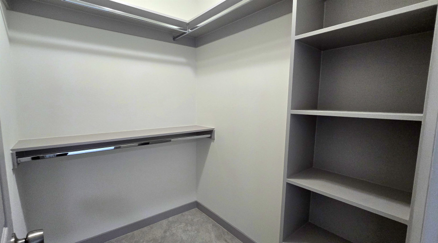 1017 1/2 E Lyon St, Laredo, Texas 78040, 5 Bedrooms Bedrooms, 6 Rooms Rooms,4 BathroomsBathrooms,Residential,For Sale,1017 1/2 E Lyon St,20261773