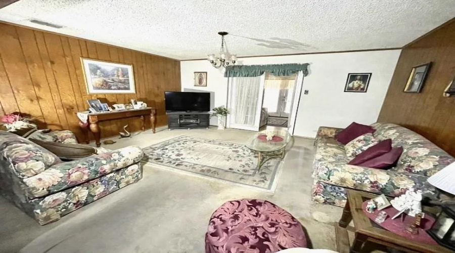 609 Allende St, Laredo, Texas 78041, 3 Bedrooms Bedrooms, 6 Rooms Rooms,1 BathroomBathrooms,Residential,For Sale,609 Allende St,20261774