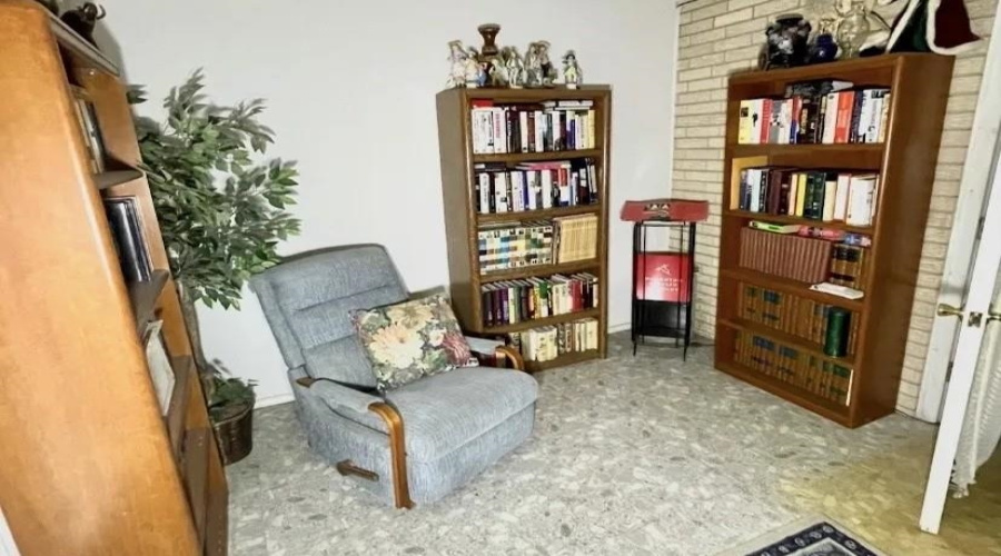 609 Allende St, Laredo, Texas 78041, 3 Bedrooms Bedrooms, 6 Rooms Rooms,1 BathroomBathrooms,Residential,For Sale,609 Allende St,20261774