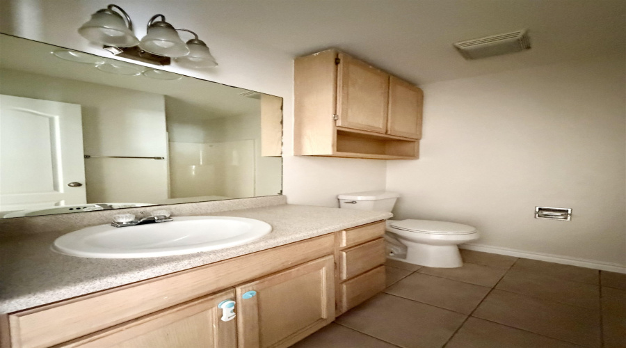 1752 Tiara Trl, Laredo, Texas 78045, 2 Bedrooms Bedrooms, 5 Rooms Rooms,2 BathroomsBathrooms,Residential,For Rent,1752 Tiara Trl,20261775