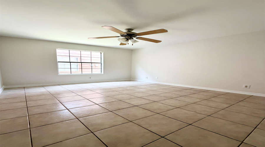 1752 Tiara Trl, Laredo, Texas 78045, 2 Bedrooms Bedrooms, 5 Rooms Rooms,2 BathroomsBathrooms,Residential,For Rent,1752 Tiara Trl,20261775