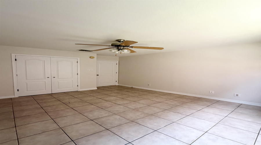 1752 Tiara Trl, Laredo, Texas 78045, 2 Bedrooms Bedrooms, 5 Rooms Rooms,2 BathroomsBathrooms,Residential,For Rent,1752 Tiara Trl,20261775