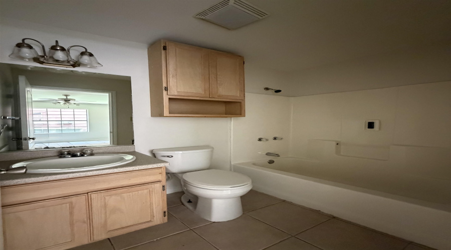 1752 Tiara Trl, Laredo, Texas 78045, 2 Bedrooms Bedrooms, 5 Rooms Rooms,2 BathroomsBathrooms,Residential,For Rent,1752 Tiara Trl,20261775