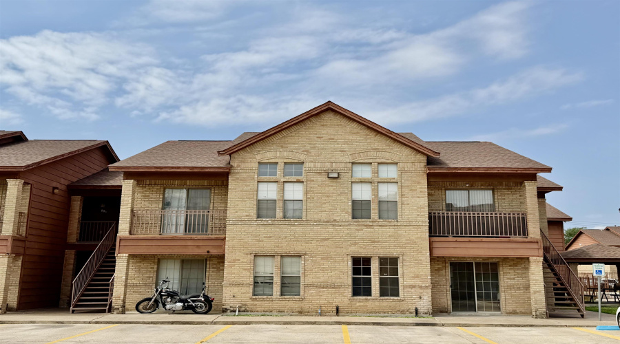 1752 Tiara Trl, Laredo, Texas 78045, 2 Bedrooms Bedrooms, 5 Rooms Rooms,2 BathroomsBathrooms,Residential,For Rent,1752 Tiara Trl,20261775