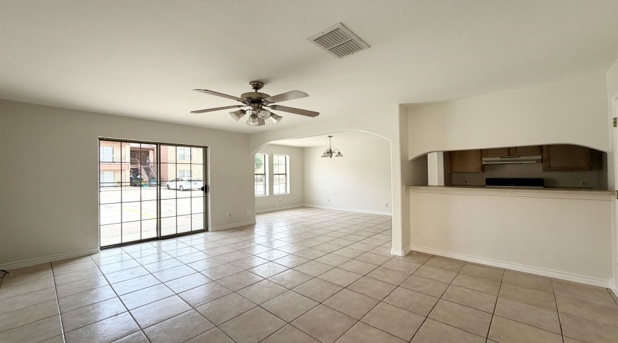 1752 Tiara Trl, Laredo, Texas 78045, 2 Bedrooms Bedrooms, 5 Rooms Rooms,2 BathroomsBathrooms,Residential,For Rent,1752 Tiara Trl,20261775