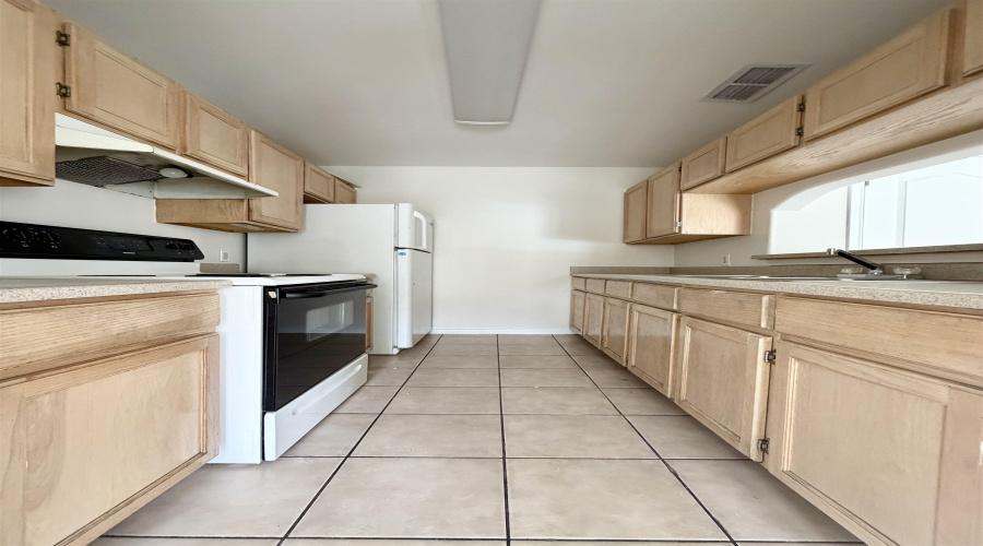 1752 Tiara Trl, Laredo, Texas 78045, 2 Bedrooms Bedrooms, 5 Rooms Rooms,2 BathroomsBathrooms,Residential,For Rent,1752 Tiara Trl,20261775