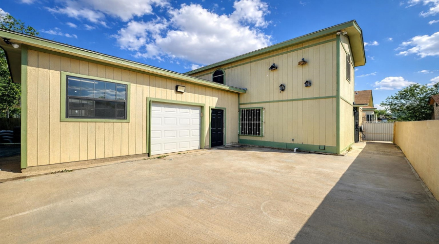 1504 Agave Dr, Laredo, Texas 78041, 5 Bedrooms Bedrooms, 7 Rooms Rooms,2 BathroomsBathrooms,Residential,For Sale,1504 Agave Dr,20261776