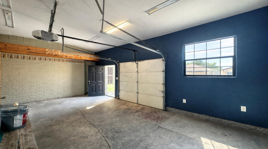 1504 Agave Dr, Laredo, Texas 78041, 5 Bedrooms Bedrooms, 7 Rooms Rooms,2 BathroomsBathrooms,Residential,For Sale,1504 Agave Dr,20261776