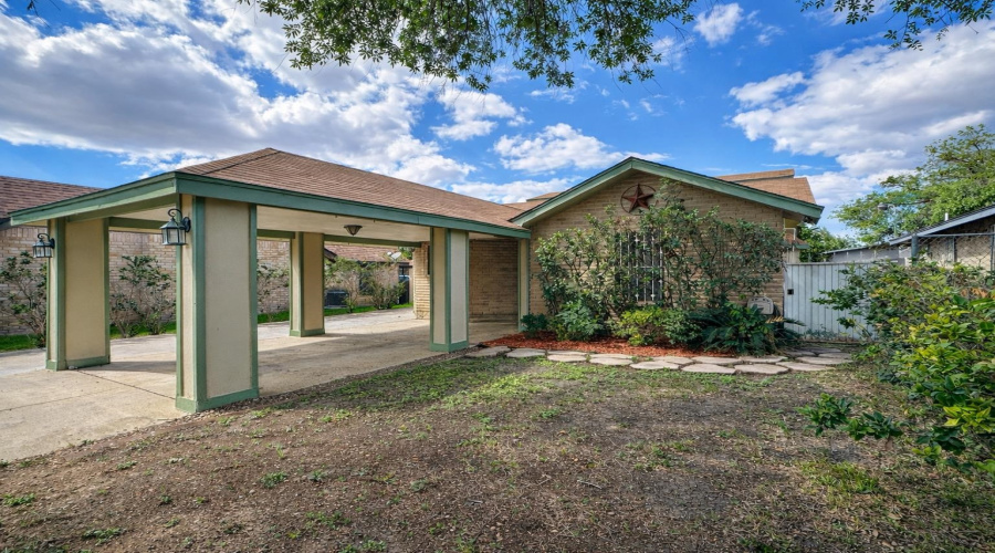 1504 Agave Dr, Laredo, Texas 78041, 5 Bedrooms Bedrooms, 7 Rooms Rooms,2 BathroomsBathrooms,Residential,For Sale,1504 Agave Dr,20261776