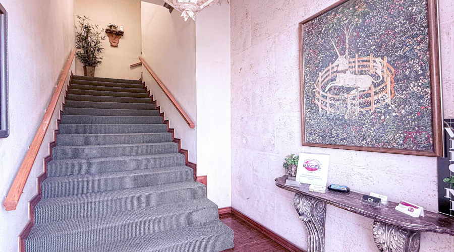 107 Calle Del Norte, Laredo, Texas 78041, 6 Rooms Rooms,2 BathroomsBathrooms,Commercial retail/office,For Rent,107 Calle Del Norte,20261782