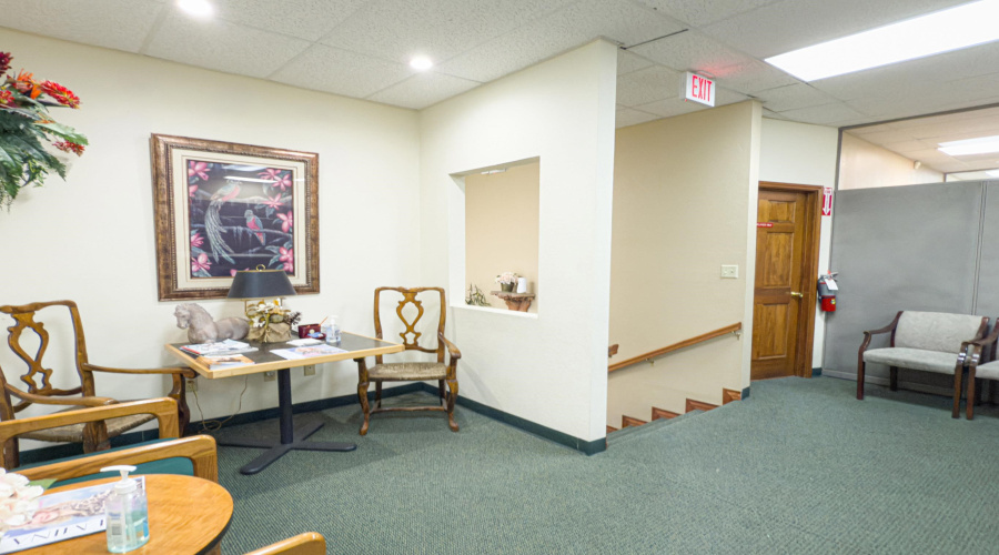 107 Calle Del Norte, Laredo, Texas 78041, 6 Rooms Rooms,2 BathroomsBathrooms,Commercial retail/office,For Rent,107 Calle Del Norte,20261782