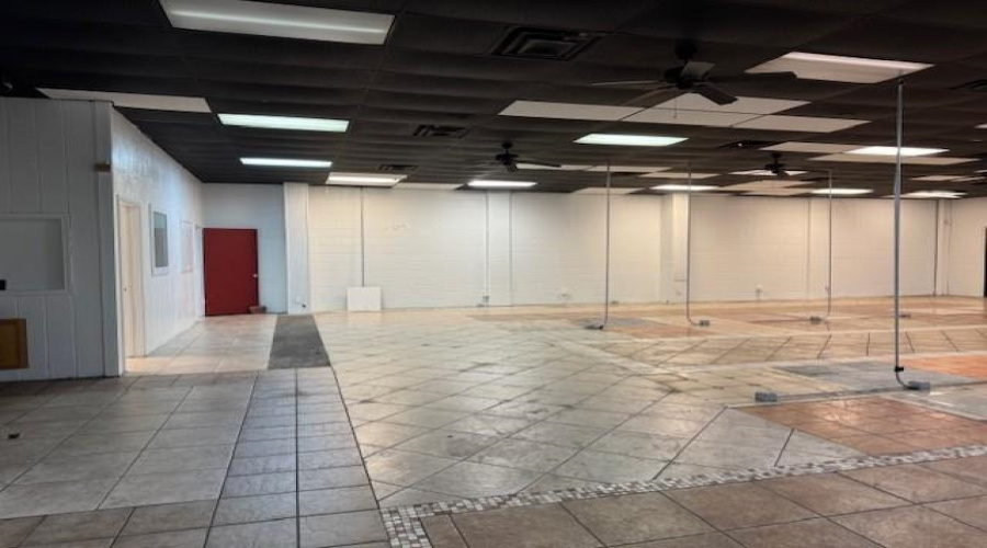 5802 McPherson Rd, Laredo, Texas 78041, 1 Room Rooms,3 BathroomsBathrooms,Commercial retail/office,For Rent,5802 McPherson Rd,20261787