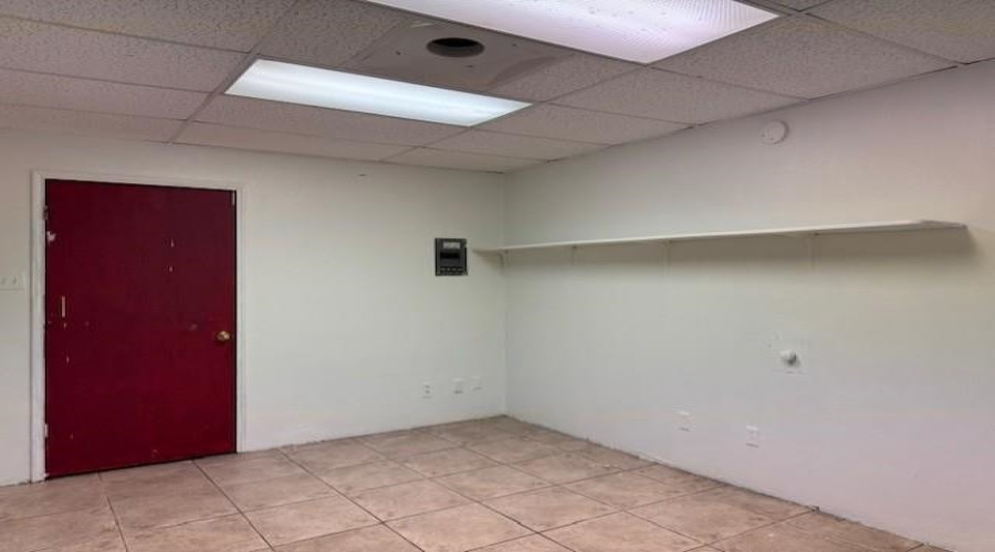 5802 McPherson Rd, Laredo, Texas 78041, 1 Room Rooms,3 BathroomsBathrooms,Commercial retail/office,For Rent,5802 McPherson Rd,20261787