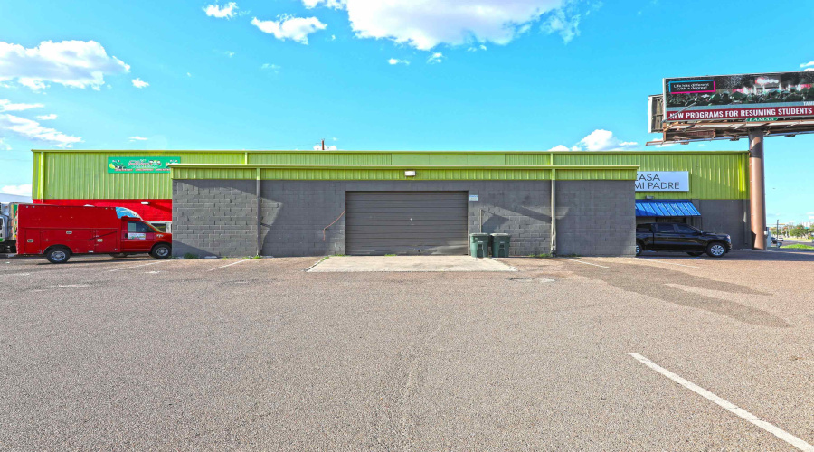 5802 McPherson Rd, Laredo, Texas 78041, 1 Room Rooms,3 BathroomsBathrooms,Commercial retail/office,For Rent,5802 McPherson Rd,20261787