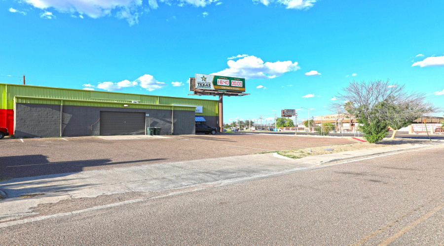 5802 McPherson Rd, Laredo, Texas 78041, 1 Room Rooms,3 BathroomsBathrooms,Commercial retail/office,For Rent,5802 McPherson Rd,20261787