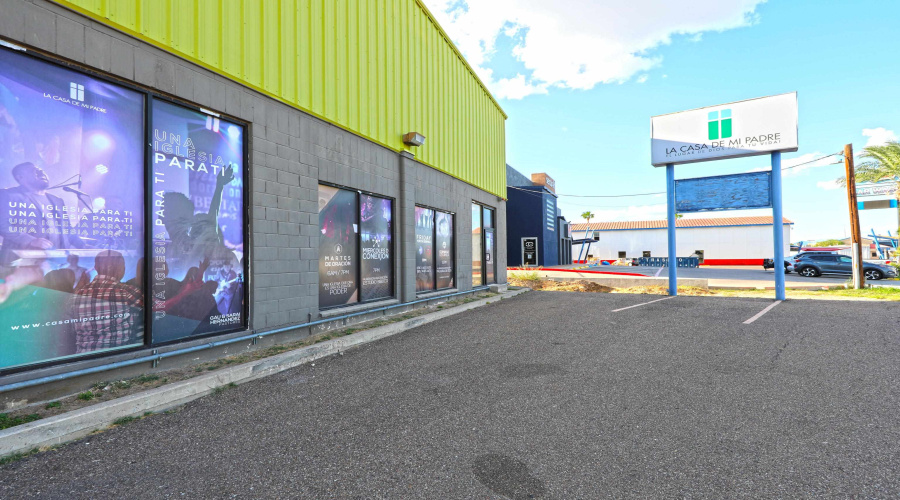 5802 McPherson Rd, Laredo, Texas 78041, 1 Room Rooms,3 BathroomsBathrooms,Commercial retail/office,For Rent,5802 McPherson Rd,20261787