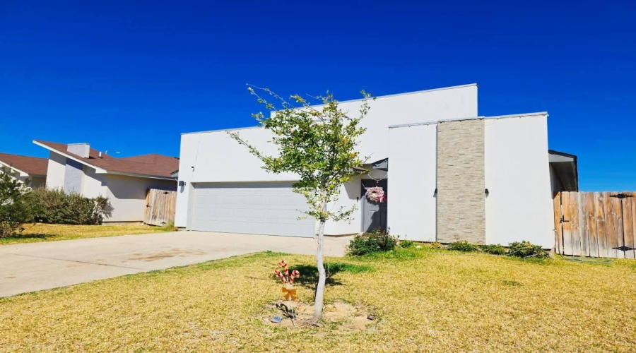 2214 Durazno Ct., laredo, Texas 78046, 4 Bedrooms Bedrooms, 6 Rooms Rooms,2 BathroomsBathrooms,Residential,For Sale,2214 Durazno Ct.,20261778