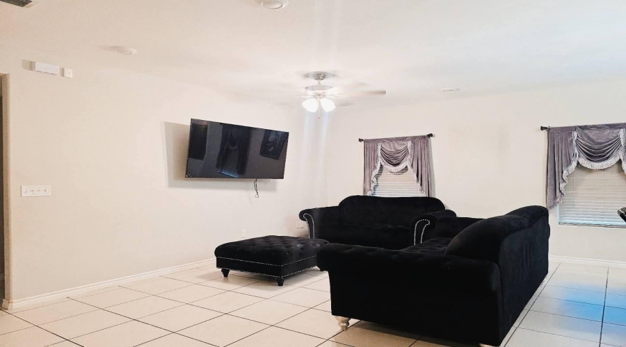 2214 Durazno Ct., laredo, Texas 78046, 4 Bedrooms Bedrooms, 6 Rooms Rooms,2 BathroomsBathrooms,Residential,For Sale,2214 Durazno Ct.,20261778