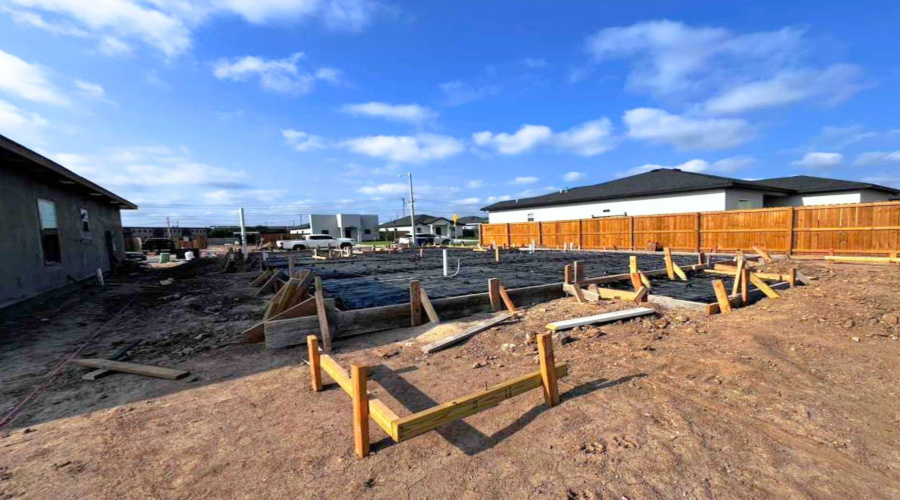 2920 Earthhaven Dr., LAREDO, Texas 78046, 3 Bedrooms Bedrooms, 5 Rooms Rooms,2 BathroomsBathrooms,Residential,For Sale,2920 Earthhaven Dr.,20261779