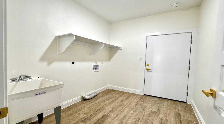 1405 Eagles LN, LAREDO, Texas 78045, 3 Bedrooms Bedrooms, 5 Rooms Rooms,2 BathroomsBathrooms,Residential,For Rent,1405 Eagles LN,20261781