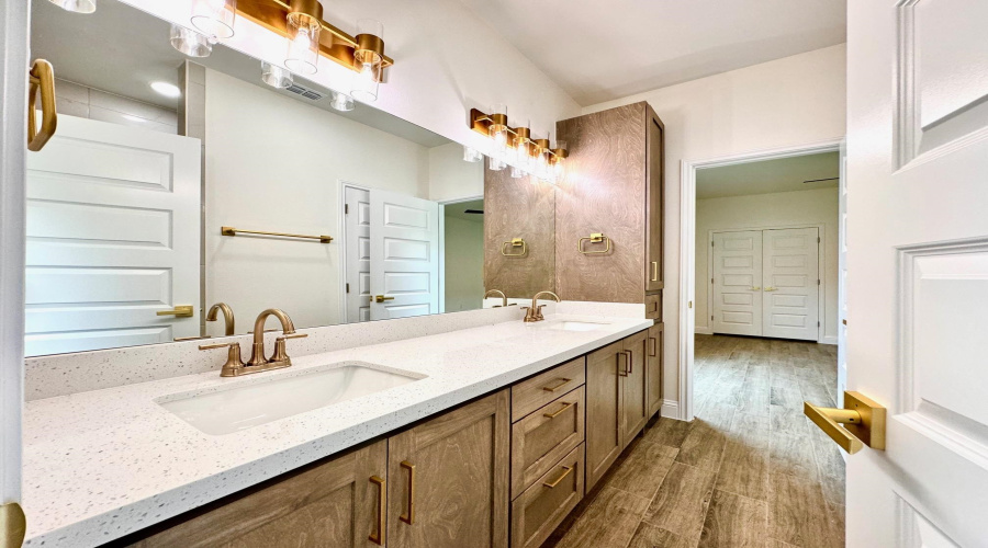 1405 Eagles LN, LAREDO, Texas 78045, 3 Bedrooms Bedrooms, 5 Rooms Rooms,2 BathroomsBathrooms,Residential,For Rent,1405 Eagles LN,20261781