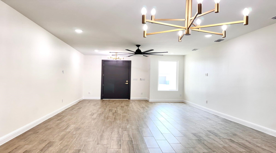 1405 Eagles LN, LAREDO, Texas 78045, 3 Bedrooms Bedrooms, 5 Rooms Rooms,2 BathroomsBathrooms,Residential,For Rent,1405 Eagles LN,20261781