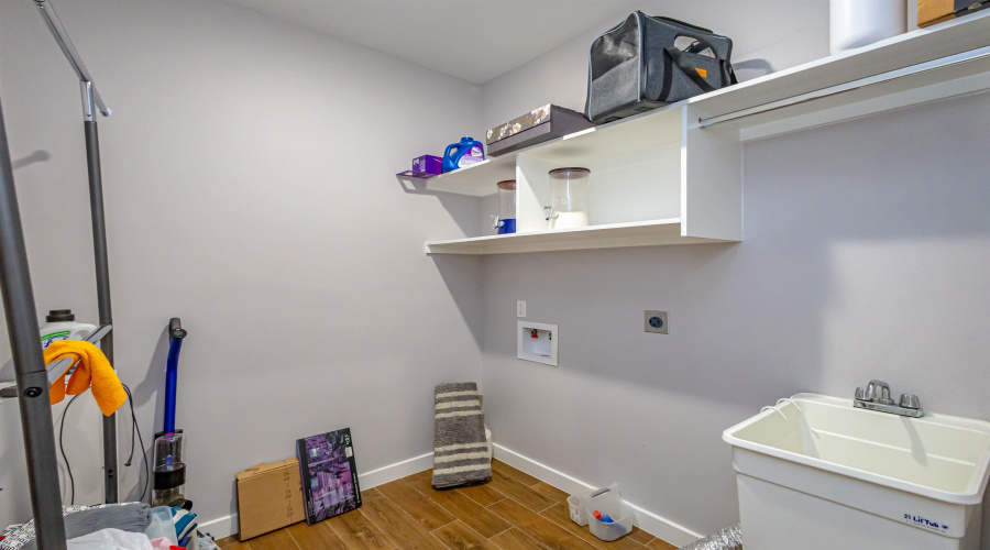 511 Prado Dr, Laredo, Texas 78045, 4 Bedrooms Bedrooms, 7 Rooms Rooms,2 BathroomsBathrooms,Residential,For Sale,511 Prado Dr,20261783