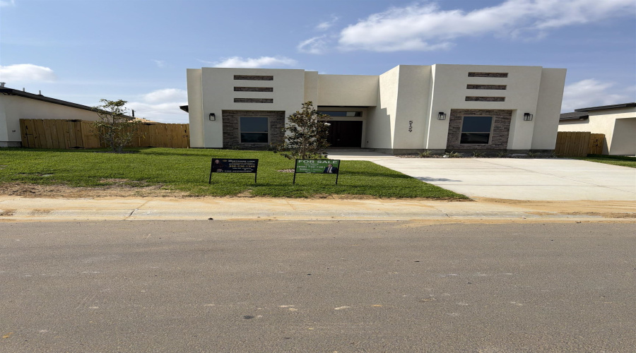 5129 Nispero Ln, Laredo, Texas 78046, 3 Bedrooms Bedrooms, 4 Rooms Rooms,2 BathroomsBathrooms,Residential,For Sale,5129 Nispero Ln,20261790