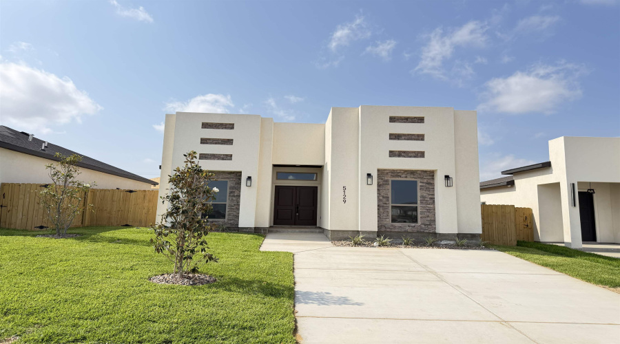 5129 Nispero Ln, Laredo, Texas 78046, 3 Bedrooms Bedrooms, 4 Rooms Rooms,2 BathroomsBathrooms,Residential,For Sale,5129 Nispero Ln,20261790