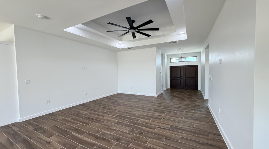 5129 Nispero Ln, Laredo, Texas 78046, 3 Bedrooms Bedrooms, 4 Rooms Rooms,2 BathroomsBathrooms,Residential,For Sale,5129 Nispero Ln,20261790