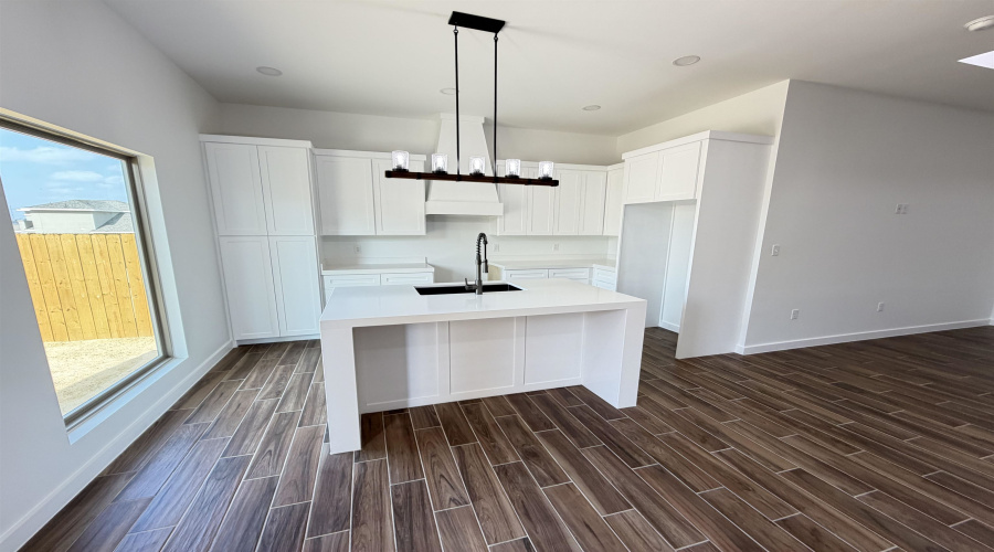 5129 Nispero Ln, Laredo, Texas 78046, 3 Bedrooms Bedrooms, 4 Rooms Rooms,2 BathroomsBathrooms,Residential,For Sale,5129 Nispero Ln,20261790