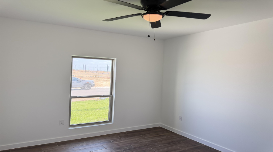 5129 Nispero Ln, Laredo, Texas 78046, 3 Bedrooms Bedrooms, 4 Rooms Rooms,2 BathroomsBathrooms,Residential,For Sale,5129 Nispero Ln,20261790