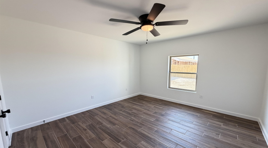 5129 Nispero Ln, Laredo, Texas 78046, 3 Bedrooms Bedrooms, 4 Rooms Rooms,2 BathroomsBathrooms,Residential,For Sale,5129 Nispero Ln,20261790