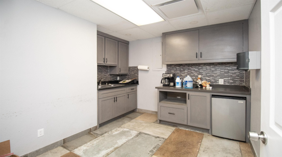 1401 Guatemozin St, Laredo, Texas 78040, 1 Bedroom Bedrooms, ,4 BathroomsBathrooms,Commercial/industrial,For Sale,1401 Guatemozin St,20261794