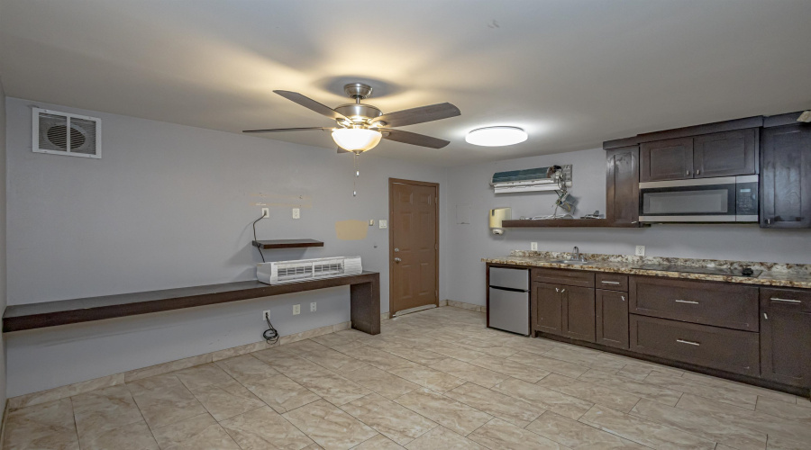 1401 Guatemozin St, Laredo, Texas 78040, 1 Bedroom Bedrooms, ,4 BathroomsBathrooms,Commercial/industrial,For Sale,1401 Guatemozin St,20261794