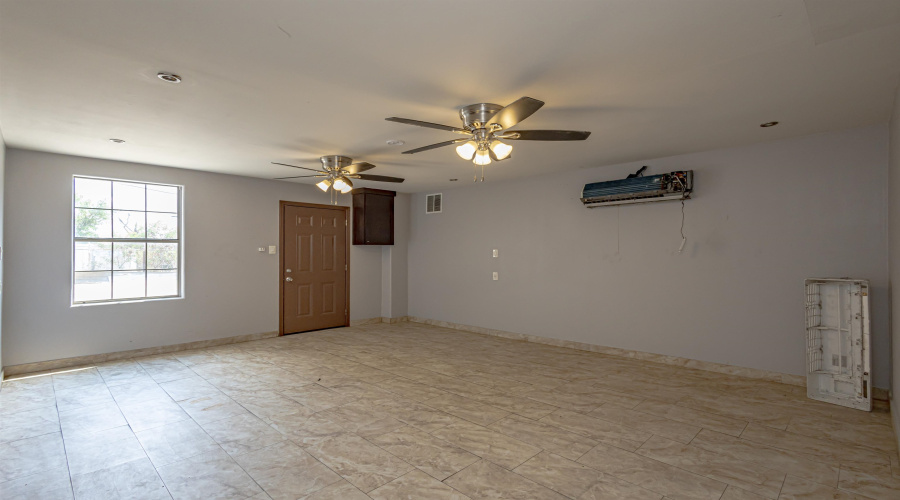 1401 Guatemozin St, Laredo, Texas 78040, 1 Bedroom Bedrooms, ,4 BathroomsBathrooms,Commercial/industrial,For Sale,1401 Guatemozin St,20261794