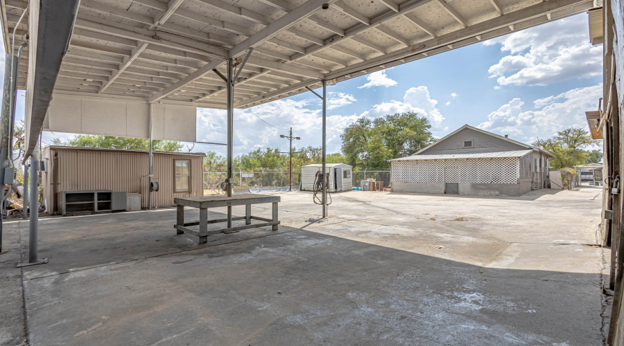 1401 Guatemozin St, Laredo, Texas 78040, 1 Bedroom Bedrooms, ,4 BathroomsBathrooms,Commercial/industrial,For Sale,1401 Guatemozin St,20261794