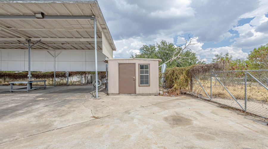 1401 Guatemozin St, Laredo, Texas 78040, 1 Bedroom Bedrooms, ,4 BathroomsBathrooms,Commercial/industrial,For Sale,1401 Guatemozin St,20261794