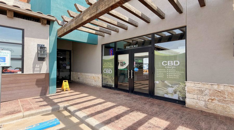 9413 McPherson Rd, LAREDO, Texas 78045, 1 Room Rooms,1 BathroomBathrooms,Commercial retail/office,For Rent,9413 McPherson Rd,20261796