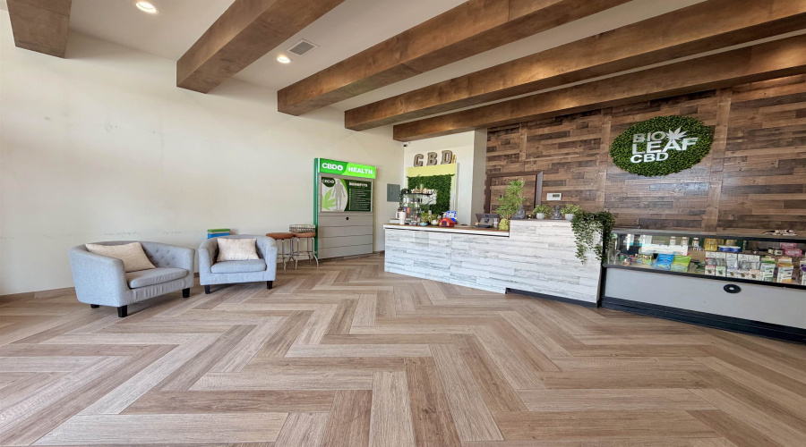 9413 McPherson Rd, LAREDO, Texas 78045, 1 Room Rooms,1 BathroomBathrooms,Commercial retail/office,For Rent,9413 McPherson Rd,20261796