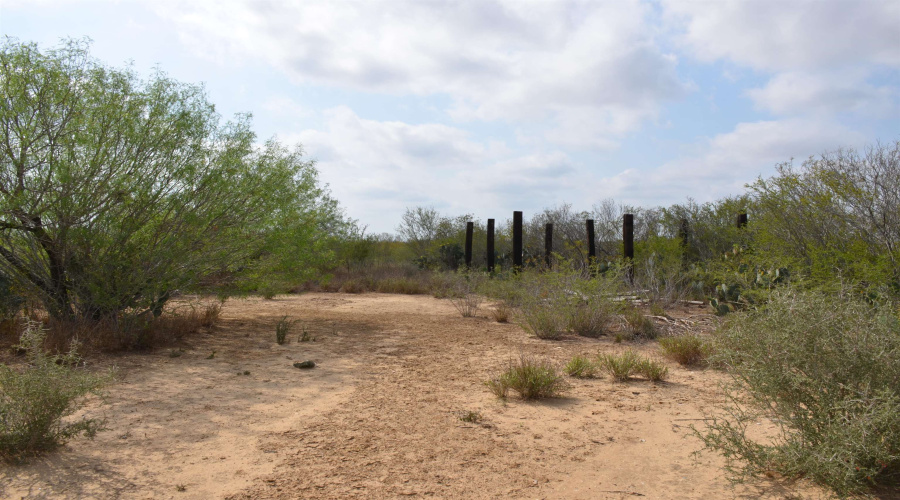 229 Four Point Rd., LAREDO, Texas 78045, ,Land,For Sale,229 Four Point Rd.,20261797