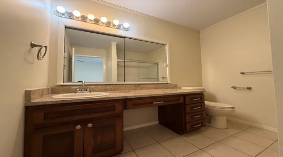 1717 Clark Blvd, Laredo, Texas 78043, 2 Bedrooms Bedrooms, 5 Rooms Rooms,3 BathroomsBathrooms,Residential,For Rent,1717 Clark Blvd,20261396